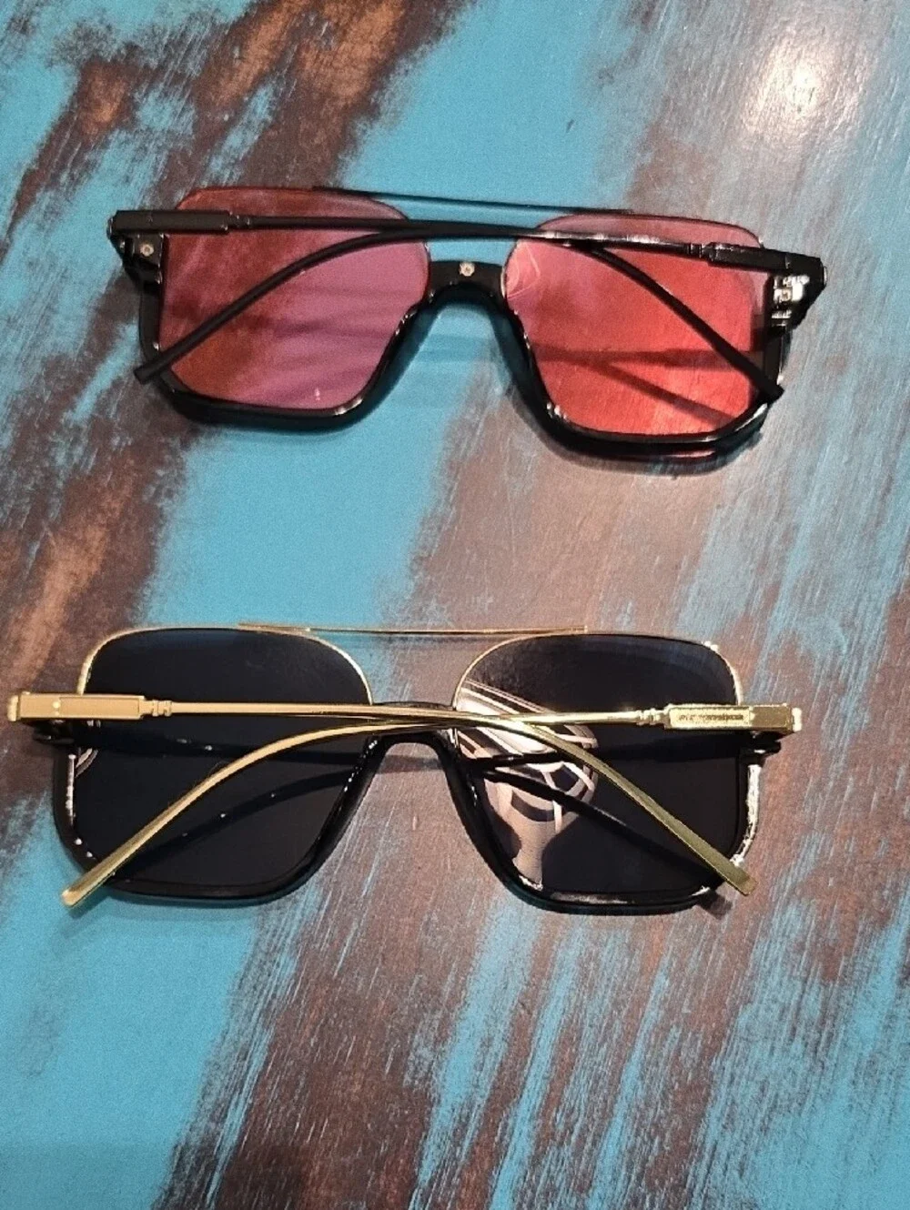 Men's Aviator-Style Sunglasses with Pink and Black Lenses NWOT!